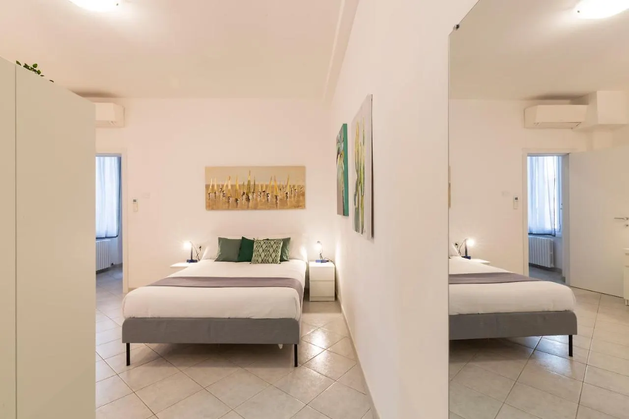 Apartment Just Home Sant'Agostino Milan Italy